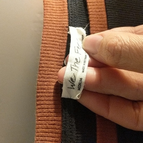 We The Free Feelin' it balloon-sleeve tee in Black - Picture 2 of 8